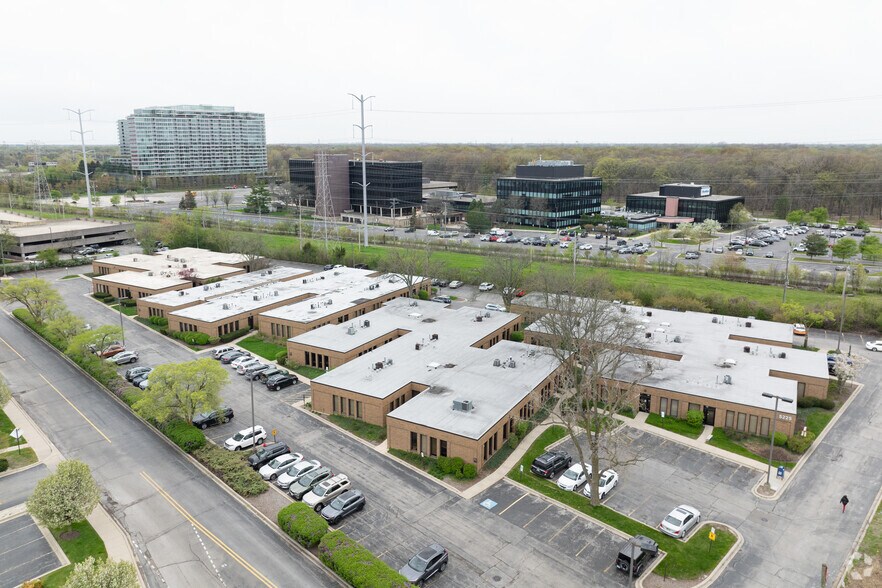 More Photos Of 5225 Old Orchard Rd, Skokie Office For Lease