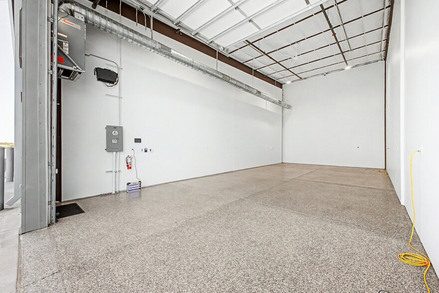 More Photos Of 450 E Willis Rd #71, Chandler Self Storage For Sale