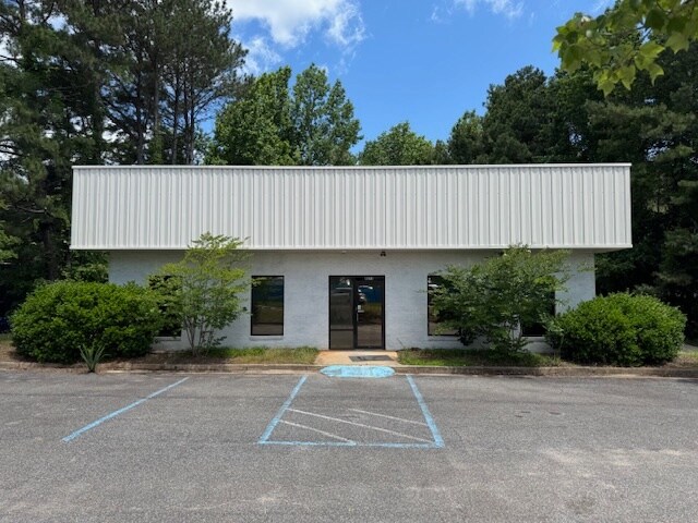 More Photos Of 4073 Nine McFarland Dr, Alpharetta Warehouse For Lease