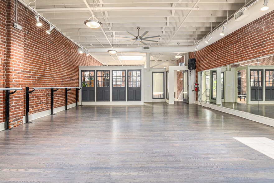 More Photos Of 1917 Market St, Denver Storefront For Sale