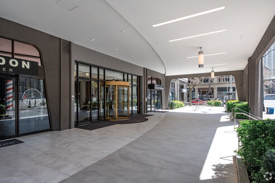 More Photos Of 600 Stewart St, Seattle Office For Sale