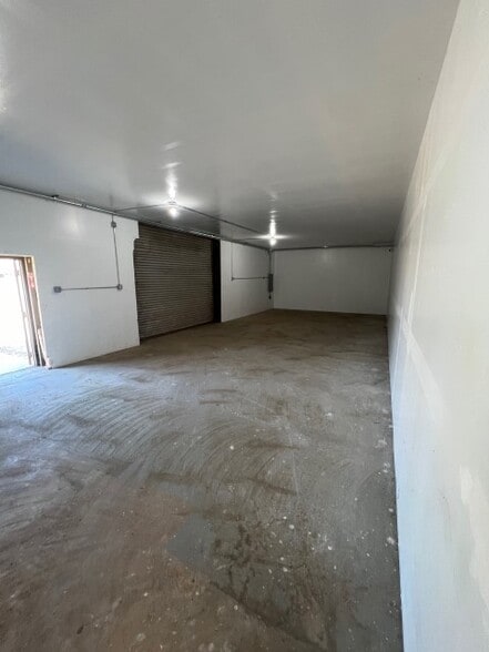 More Photos Of 1010 34th St, Bakersfield Warehouse For Sale