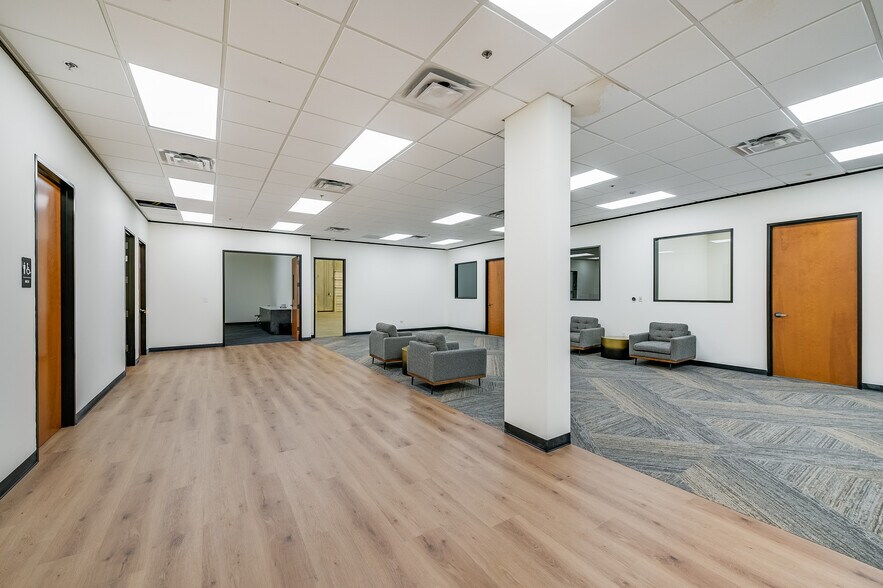 More Photos Of 1340 Airport Commerce Dr, Austin Warehouse For Lease