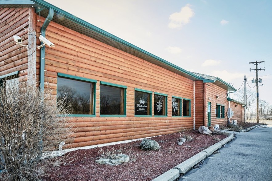 More Photos Of 20454 Highway 65 NE, East Bethel Restaurant For Sale