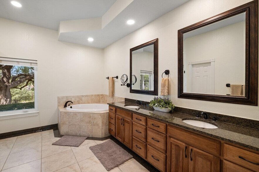 More Photos Of 4607 R O Dr, Spicewood Lodge Meeting Hall For Sale