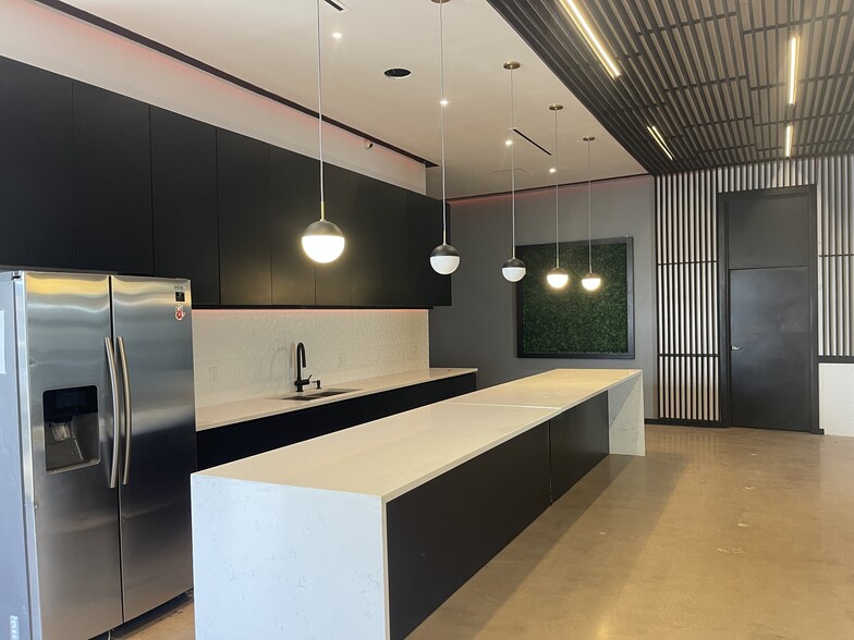 More Photos Of 2615 Brenner Dr, Dallas Distribution For Sale