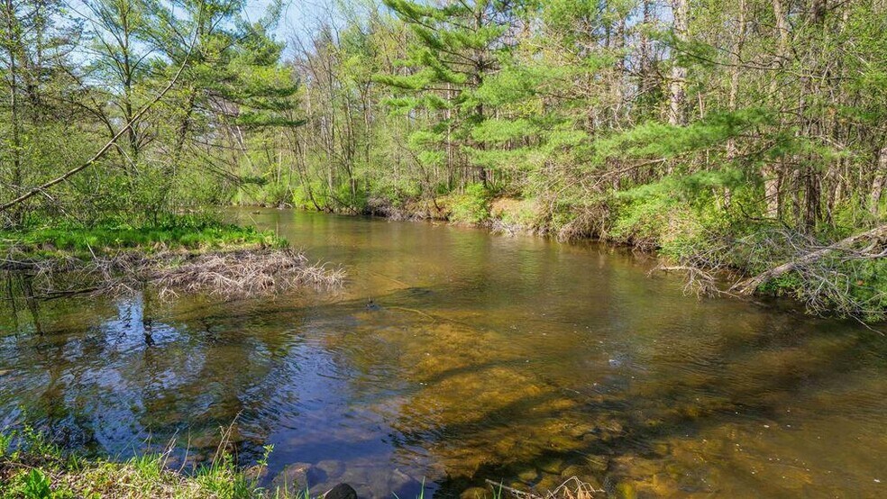 More Photos Of E3192 Apple Tree Ln, Waupaca Hospitality For Sale