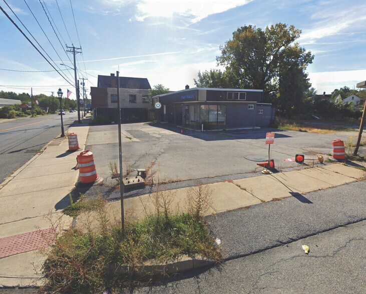 More Photos Of 816 Main St, Poughkeepsie Service Station For Sale