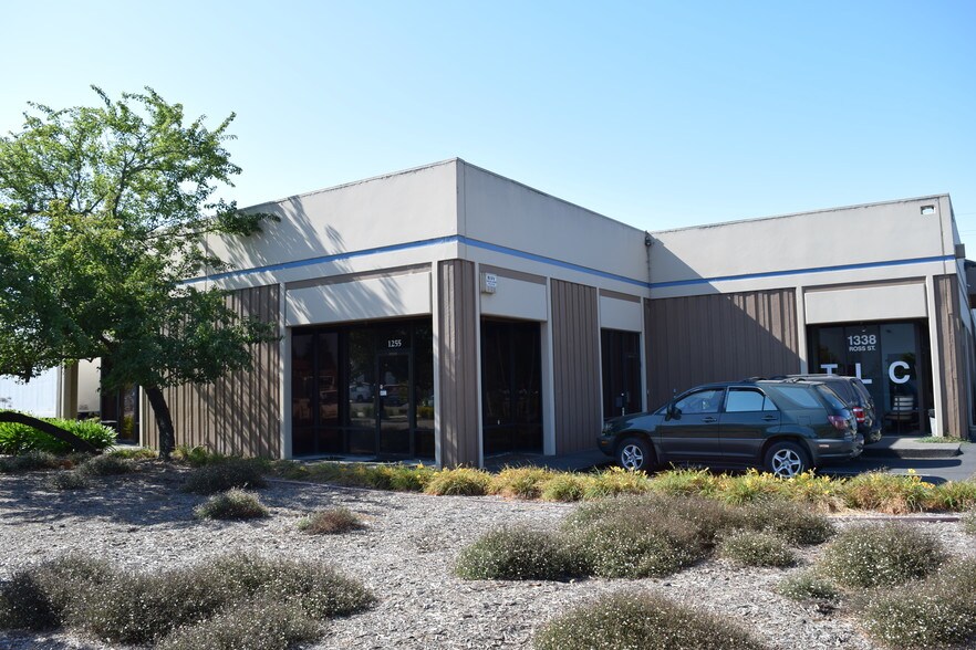 More Photos Of 1334-1338 Ross St, Petaluma Warehouse For Lease