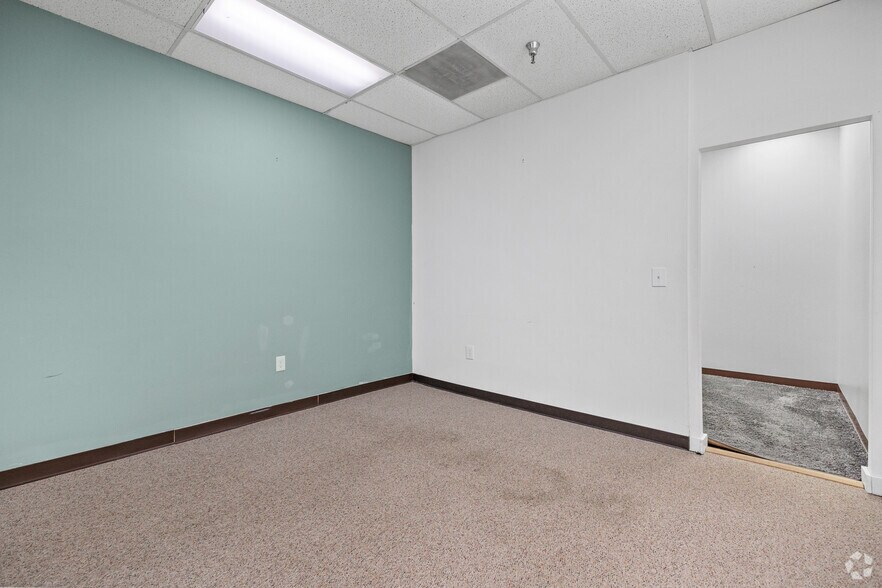 More Photos Of 8626-8630 Lee Hwy, Fairfax Unknown For Lease