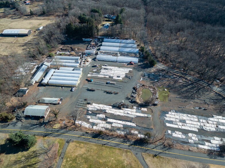 More Photos Of 1709 Kensington Rd, Berlin Specialty For Sale