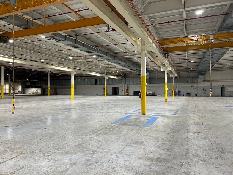 More Photos Of 412 Groves St, Lugoff Manufacturing For Lease