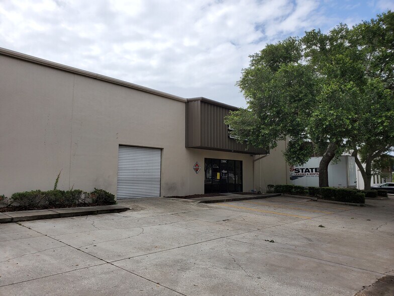 More Photos Of 2100-C Palmetto St, Clearwater Warehouse For Lease
