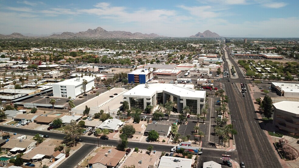More Photos Of 1990 W Camelback Rd, Phoenix Office Residential For Lease