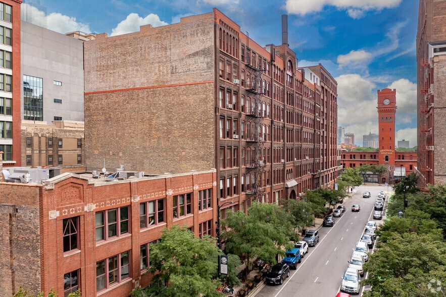 More Photos Of 727 S Dearborn St, Chicago Apartments For Sale