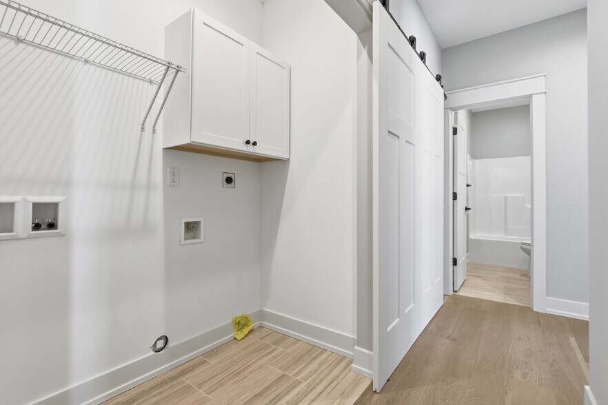 More Photos Of 100 Huselton Dr, Butler Specialty For Sale