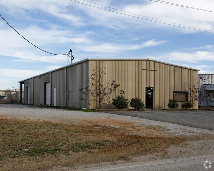 More Photos Of 701 Gene E Stewart Blvd, Sylacauga Warehouse For Lease