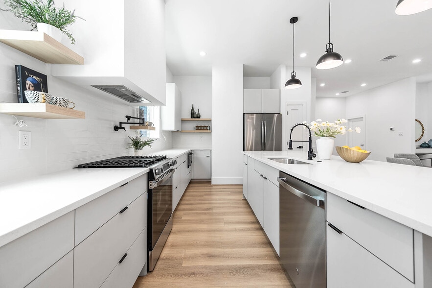 More Photos Of 313 N Nagle St, Houston Multifamily For Sale