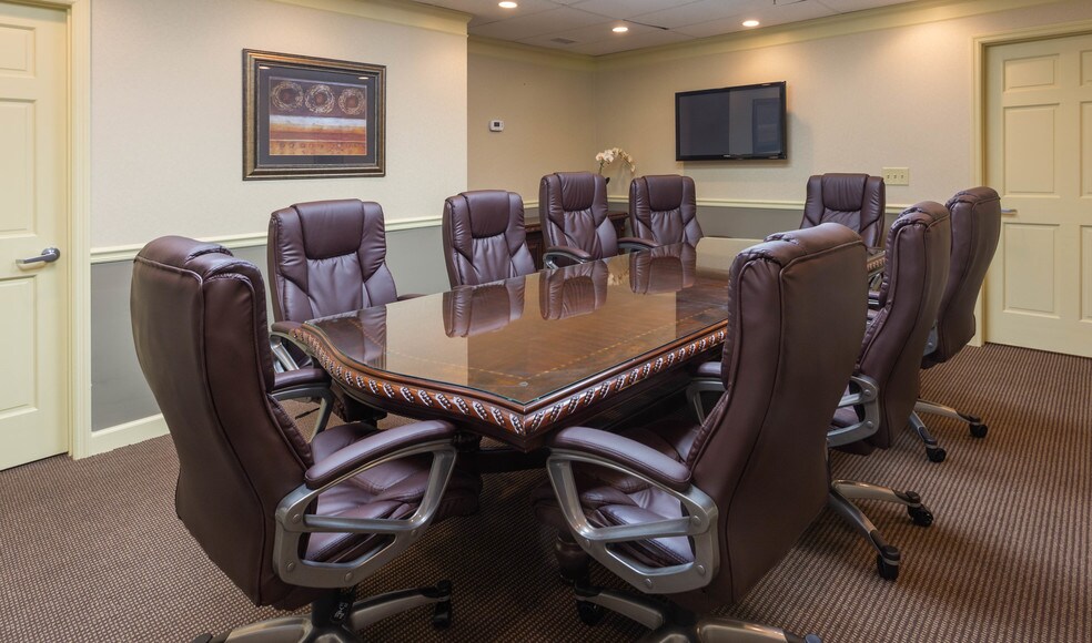 More Photos Of 215 E Bay St, Charleston Office For Lease