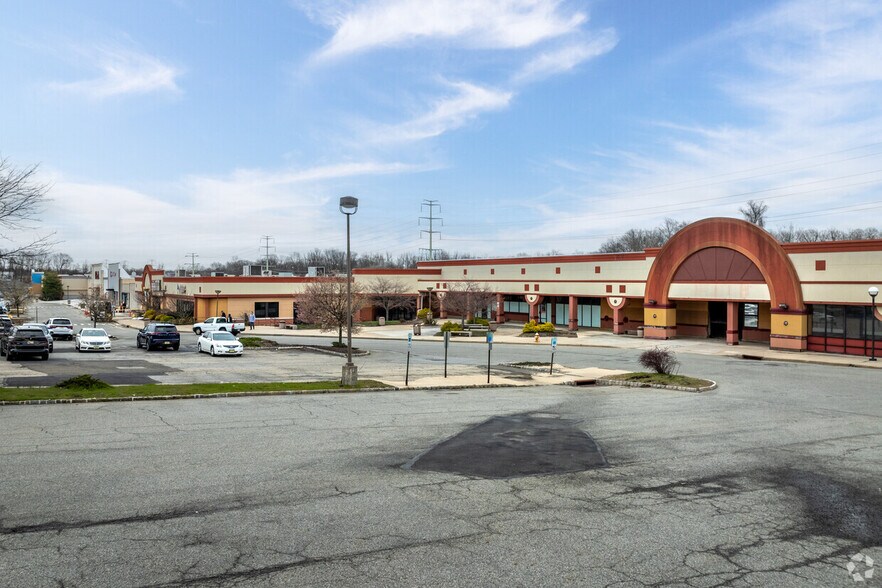 More Photos Of 225-235 Ridgedale Ave, Cedar Knolls Unknown For Lease