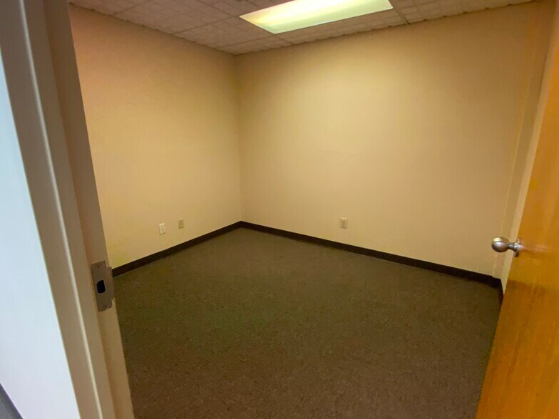 More Photos Of 882 S Matlack St, West Chester Office For Lease