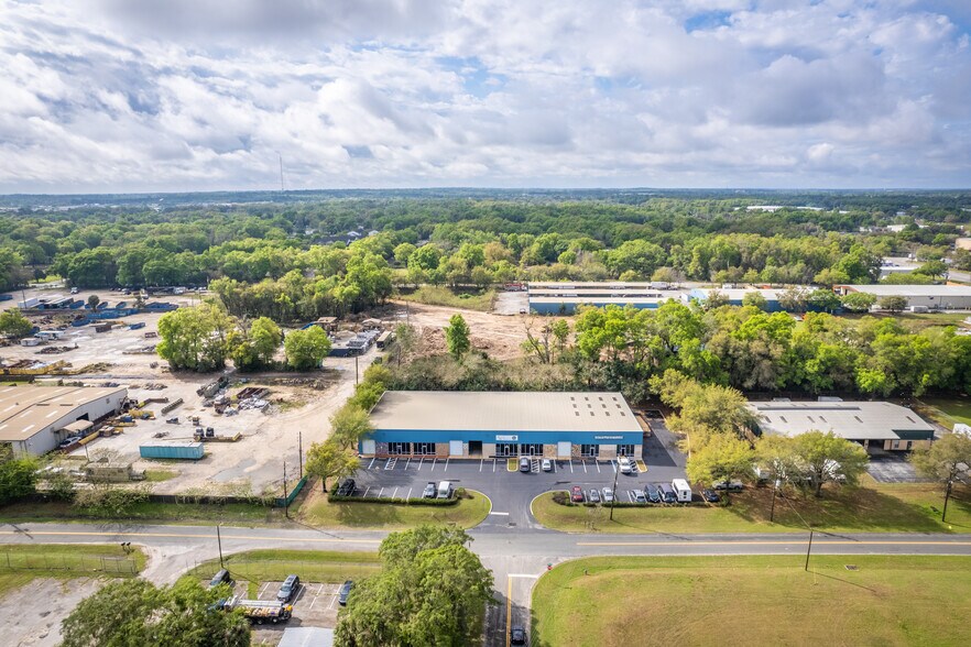 More Photos Of 2500 NW 6th St, Ocala Distribution For Lease