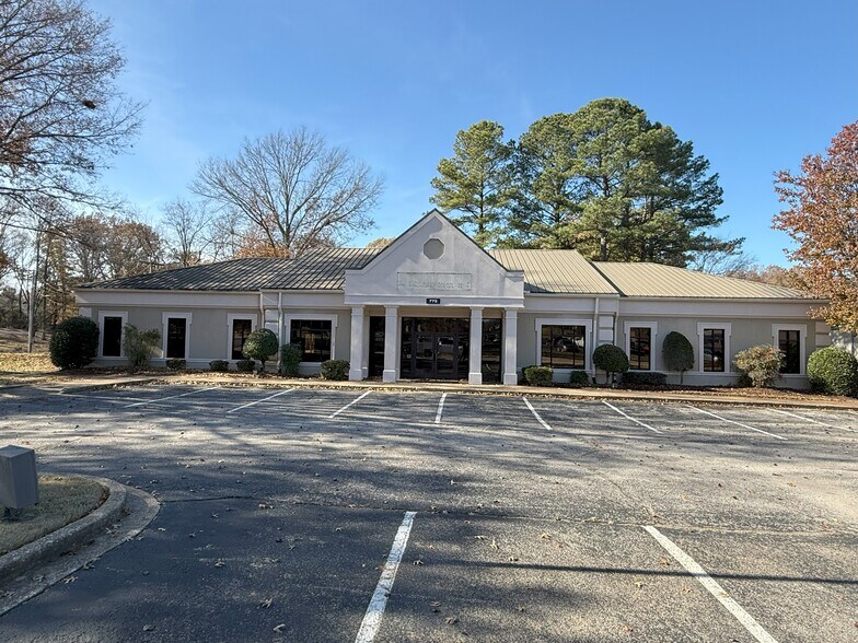 Primary Photo Of 773 N Parkway, Jackson Medical For Lease