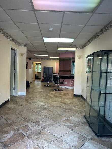 More Photos Of 4462 Middle Country Rd, Calverton Storefront Retail Office For Lease