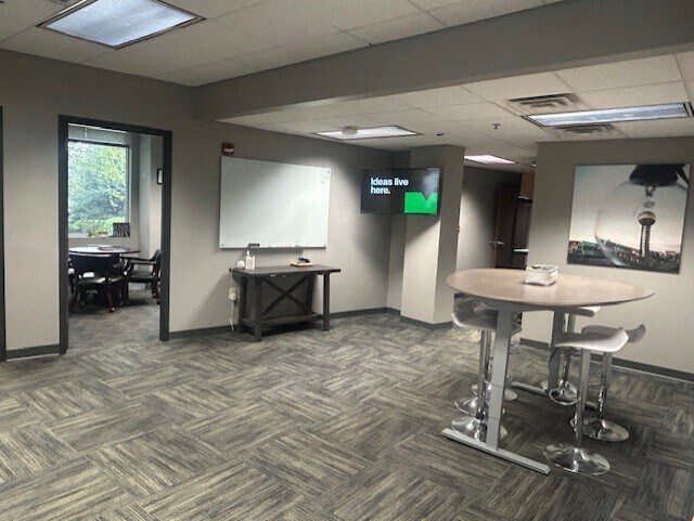 More Photos Of 8320 E Walker Springs Ln, Knoxville Office For Lease