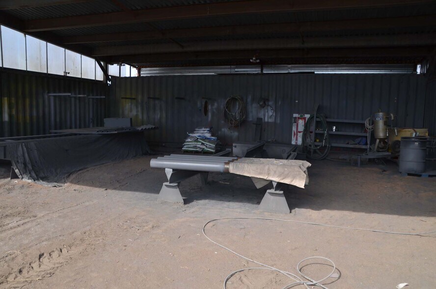 More Photos Of 112 Southwest Dr, Cheyenne Flex For Lease