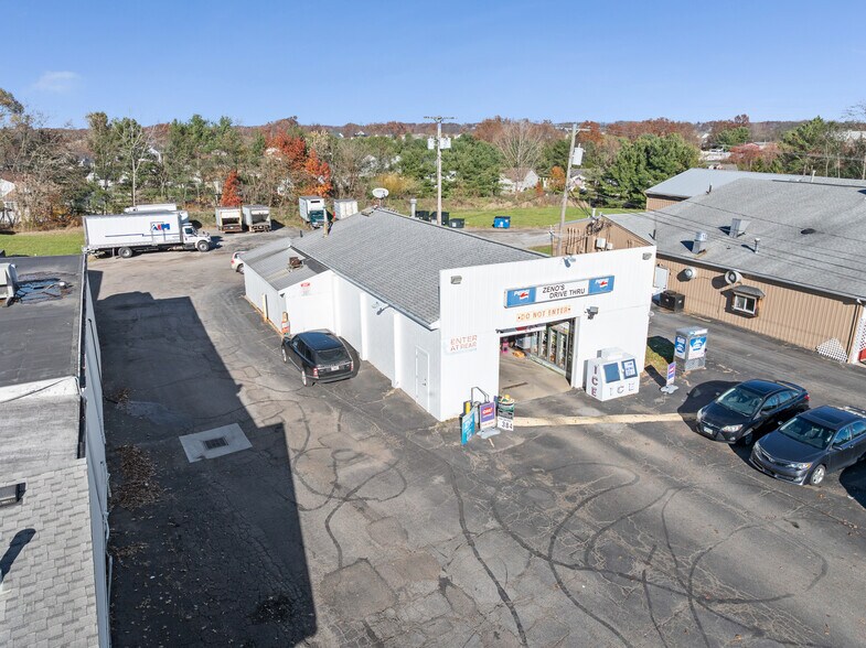 More Photos Of 2024 Locust St, Canal Fulton Freestanding For Sale