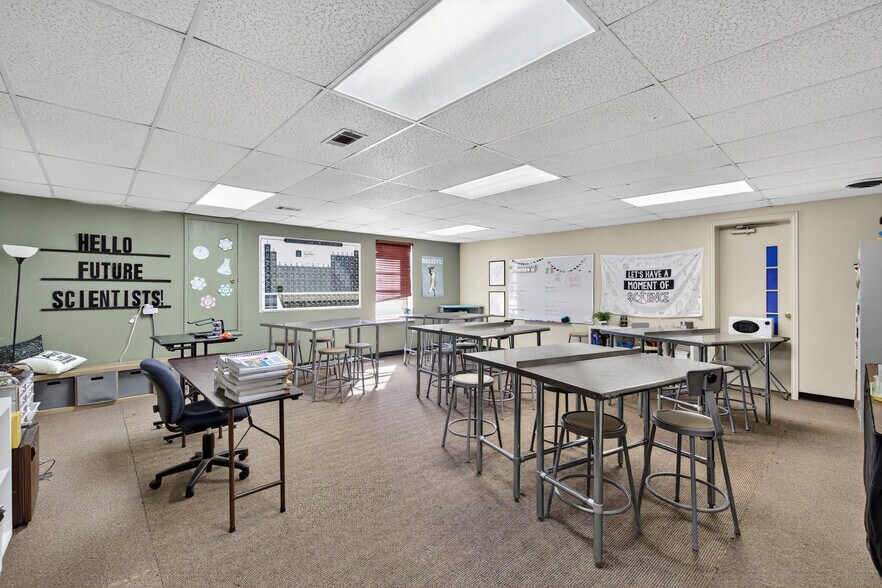 More Photos Of 147 Hurst Blvd, Hurst Religious Facility For Sale