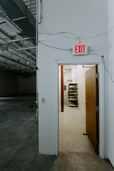 More Photos Of 5575-5599 W 78th St, Edina Research And Development For Lease