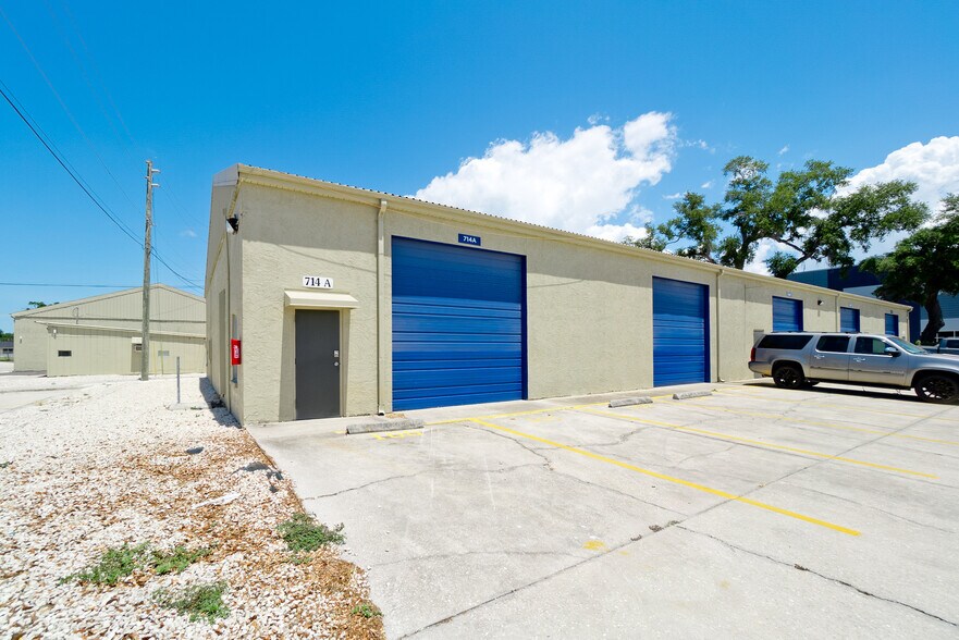 More Photos Of 722 17th St E, Palmetto Warehouse For Lease