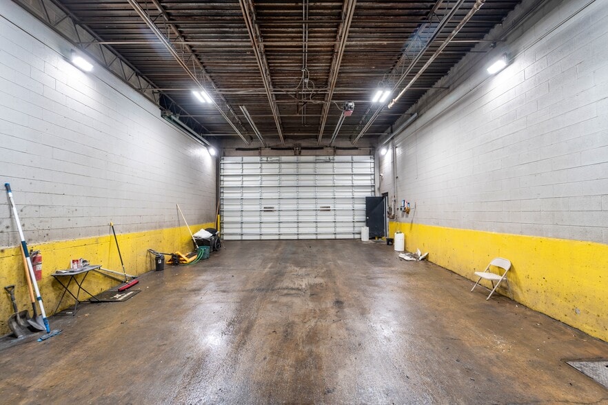 More Photos Of 255 E 167th St, Harvey Distribution For Lease