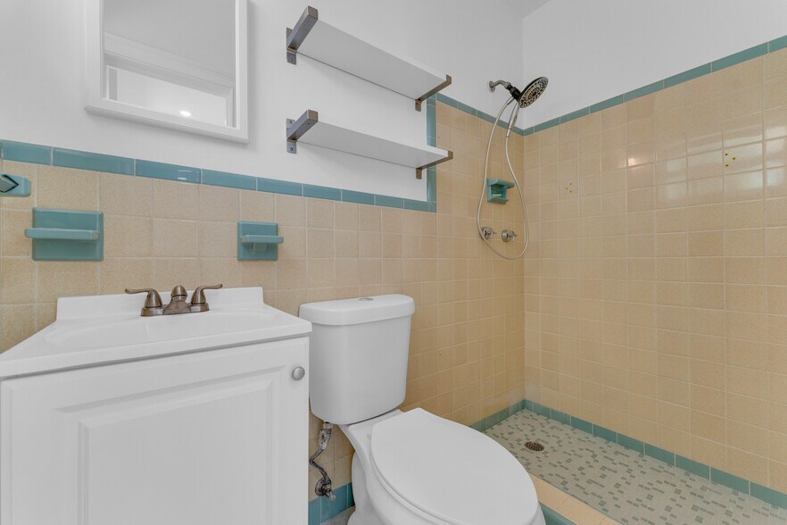 More Photos Of 5820 Sheridan St, Hollywood Office For Sale