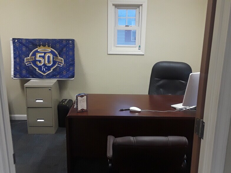 More Photos Of 11540 Kaw Dr, Kansas City Auto Dealership For Sale