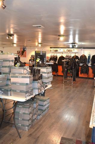 More Photos Of 1520 Bluff St, Delta Showroom For Sale