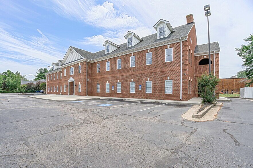 More Photos Of 10310 Memory Ln, Chesterfield Office For Sale