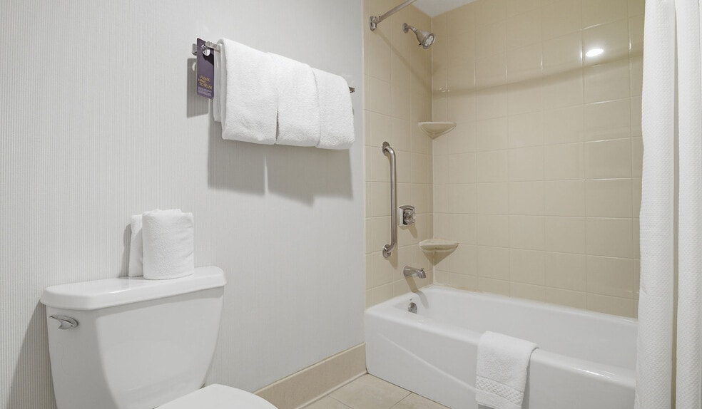 More Photos Of 7676 East State St, Rockford Hotel For Sale