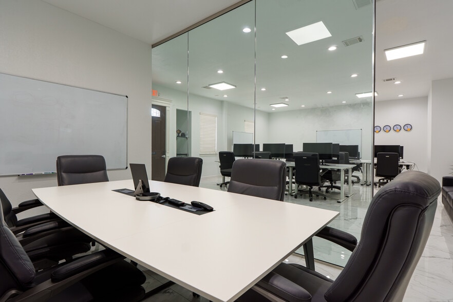 More Photos Of 12250 Queenston Blvd, Houston Office For Sale