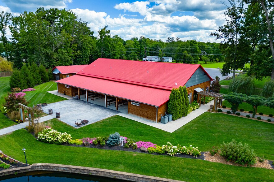 More Photos Of 2130 W County Road 200 N, North Vernon Lodge Meeting Hall For Sale