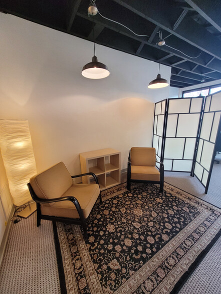 More Photos Of 7721 SE 13th Ave, Portland Storefront Retail Office For Lease