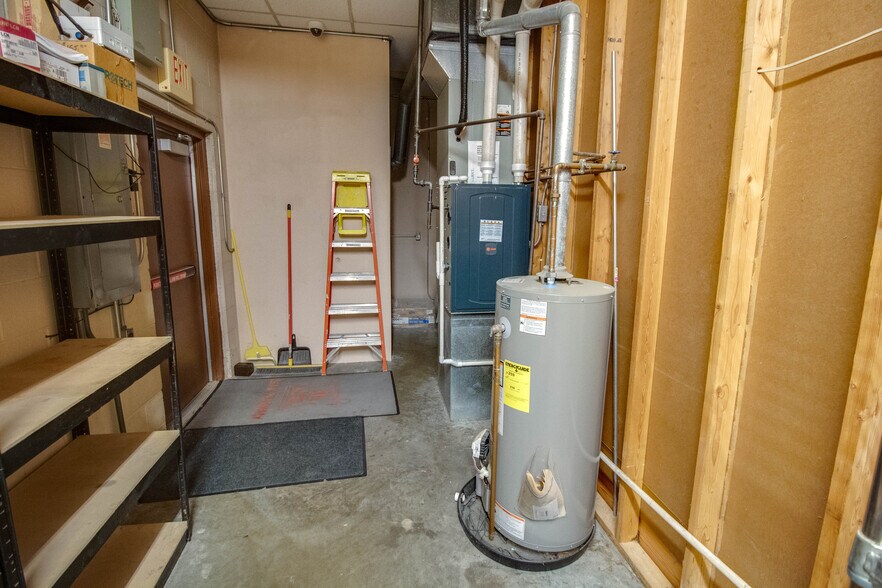 More Photos Of 219 N Main St, Marissa Specialty For Sale