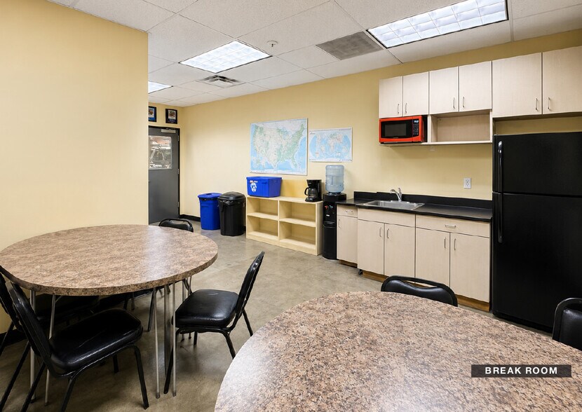 More Photos Of 4914 Pan American Fwy NE, Albuquerque Manufacturing For Sale