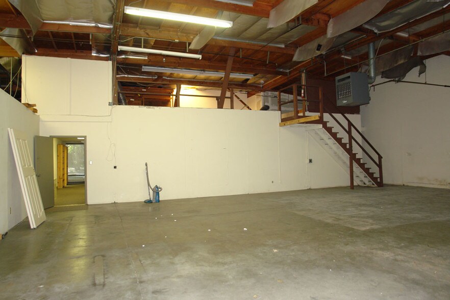 More Photos Of 2170 Oakland Rd, San Jose Light Manufacturing For Lease