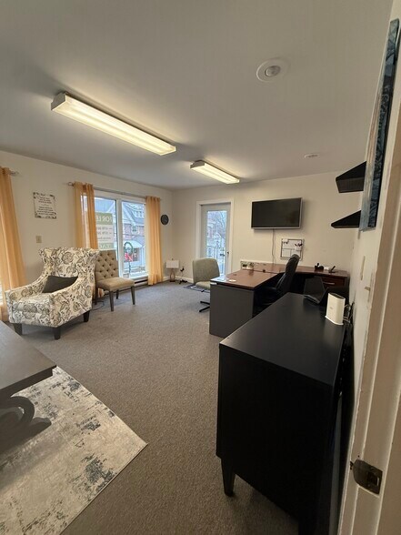 More Photos Of 78 S Courtland St, East Stroudsburg Office For Lease