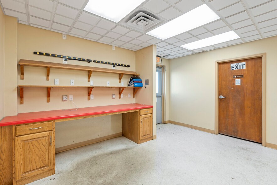 More Photos Of 275 Larcel Dr, Sikeston Flex For Lease