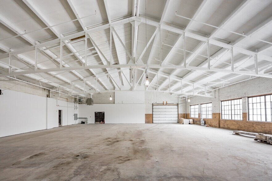 More Photos Of 6001 Cass Ave, Detroit Office For Lease