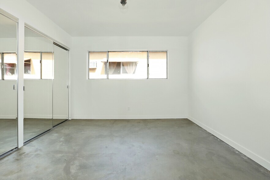 More Photos Of 146 N Vendome St, Los Angeles Apartments For Sale